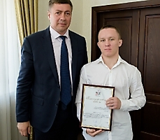 Сергей Ахапов наградил борцов и их тренеров, 26.05.2022_4