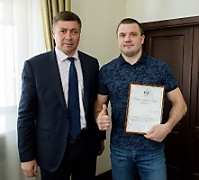 Сергей Ахапов наградил борцов и их тренеров, 26.05.2022_7