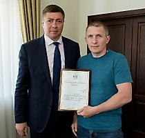 Сергей Ахапов наградил борцов и их тренеров, 26.05.2022_8