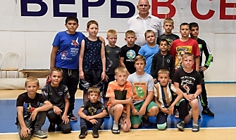 Александр Карелин встретился с участниками летних учебно-тренировочных сборов (Бердск, ЦСК 