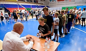 Александр Карелин встретился с участниками летних учебно-тренировочных сборов (Бердск, ЦСК 