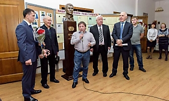 Открытие бюста Романа Власова в НГАУ 20.12.2016_3