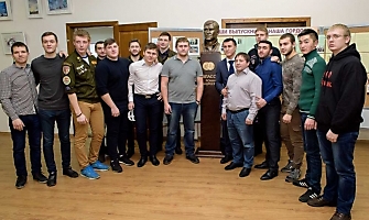 Открытие бюста Романа Власова в НГАУ 20.12.2016_5