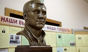 Открытие бюста Романа Власова в НГАУ 20.12.2016_7