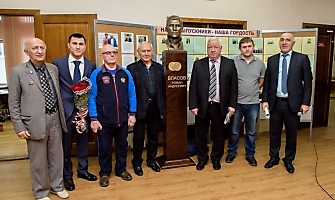 Открытие бюста Романа Власова в НГАУ 20.12.2016_13