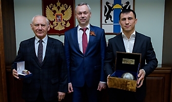 Приём у губернатора. Андрей Травников поздравил Романа Власова и его тренера Виктора Кузнецова с «золотом» чемпионата Европы-2018, 05.05.2018_8