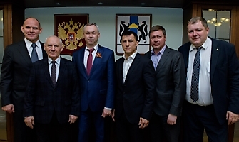 Приём у губернатора. Андрей Травников поздравил Романа Власова и его тренера Виктора Кузнецова с «золотом» чемпионата Европы-2018, 05.05.2018_9