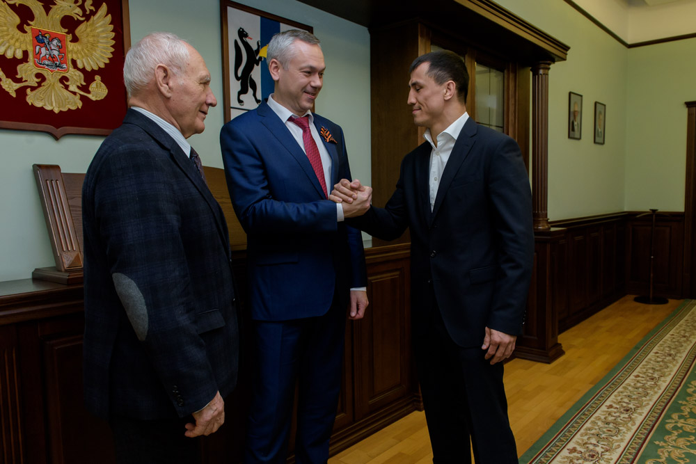 Приём у губернатора. Андрей Травников поздравил Романа Власова и его тренера Виктора Кузнецова с «золотом» чемпионата Европы-2018, 05.05.2018_12