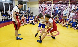 Тренировка Романа Власова в секции борьбы, лицей №13, п. Краснообск_2