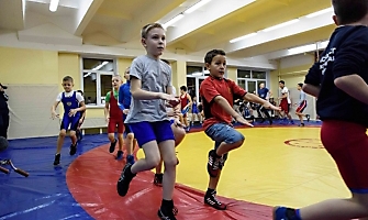 Тренировка Романа Власова в секции борьбы, лицей №13, п. Краснообск_14