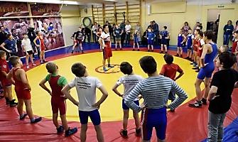 Тренировка Романа Власова в секции борьбы, лицей №13, п. Краснообск_16