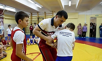 Тренировка Романа Власова в секции борьбы, лицей №13, п. Краснообск_20