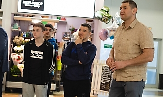 Встреча победителей первенства Европы по греко-римской борьбе в аэропорту Толмачёво С. Степанова, Ш. Ожаева, М. Лаптева-25.05.2021_7