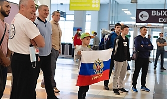 Встреча победителей первенства Европы по греко-римской борьбе в аэропорту Толмачёво С. Степанова, Ш. Ожаева, М. Лаптева-25.05.2021_10