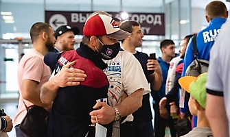 Встреча победителей первенства Европы по греко-римской борьбе в аэропорту Толмачёво С. Степанова, Ш. Ожаева, М. Лаптева-25.05.2021_27