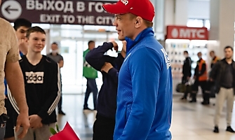 Встреча победителей первенства Европы по греко-римской борьбе в аэропорту Толмачёво С. Степанова, Ш. Ожаева, М. Лаптева-25.05.2021_29