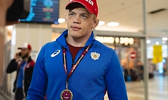 Встреча победителей первенства Европы по греко-римской борьбе в аэропорту Толмачёво С. Степанова, Ш. Ожаева, М. Лаптева-25.05.2021_39