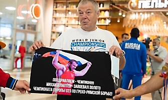 Встреча победителей первенства Европы по греко-римской борьбе в аэропорту Толмачёво С. Степанова, Ш. Ожаева, М. Лаптева-25.05.2021_58