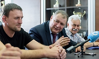 В министерстве физ.культуры и спорта чествовали победителей первенства Европы U23 по греко-римской борьбе Сергея Степанова, Шамиля Ожаева, Михаила Лаптева_2