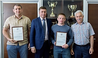 В министерстве физ.культуры и спорта чествовали победителей первенства Европы U23 по греко-римской борьбе Сергея Степанова, Шамиля Ожаева, Михаила Лаптева_10
