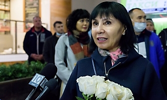 Встреча Романа Власова в аэропорту Толмачёво (Новосибирск) с чемпионата мира-2021 (13.10.2021)_5