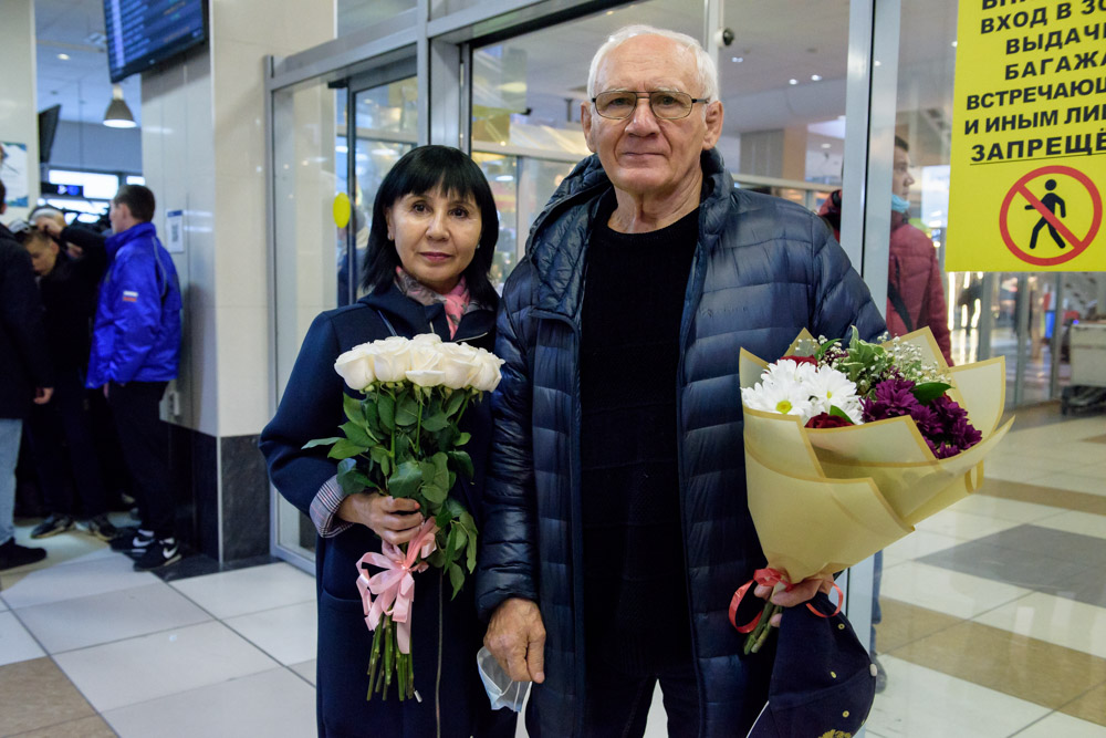 Встреча Романа Власова в аэропорту Толмачёво (Новосибирск) с чемпионата мира-2021 (13.10.2021)_21
