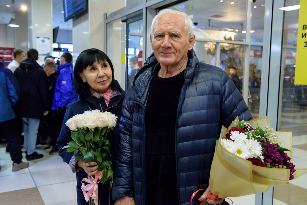 Встреча Романа Власова в аэропорту Толмачёво (Новосибирск) с чемпионата мира-2021 (13.10.2021)_22