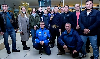 Встреча Романа Власова в аэропорту Толмачёво (Новосибирск) с чемпионата мира-2021 (13.10.2021)_31